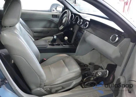 2005 Ford Mustang from USA, damaged, VIN 1ZVFT84N355227745